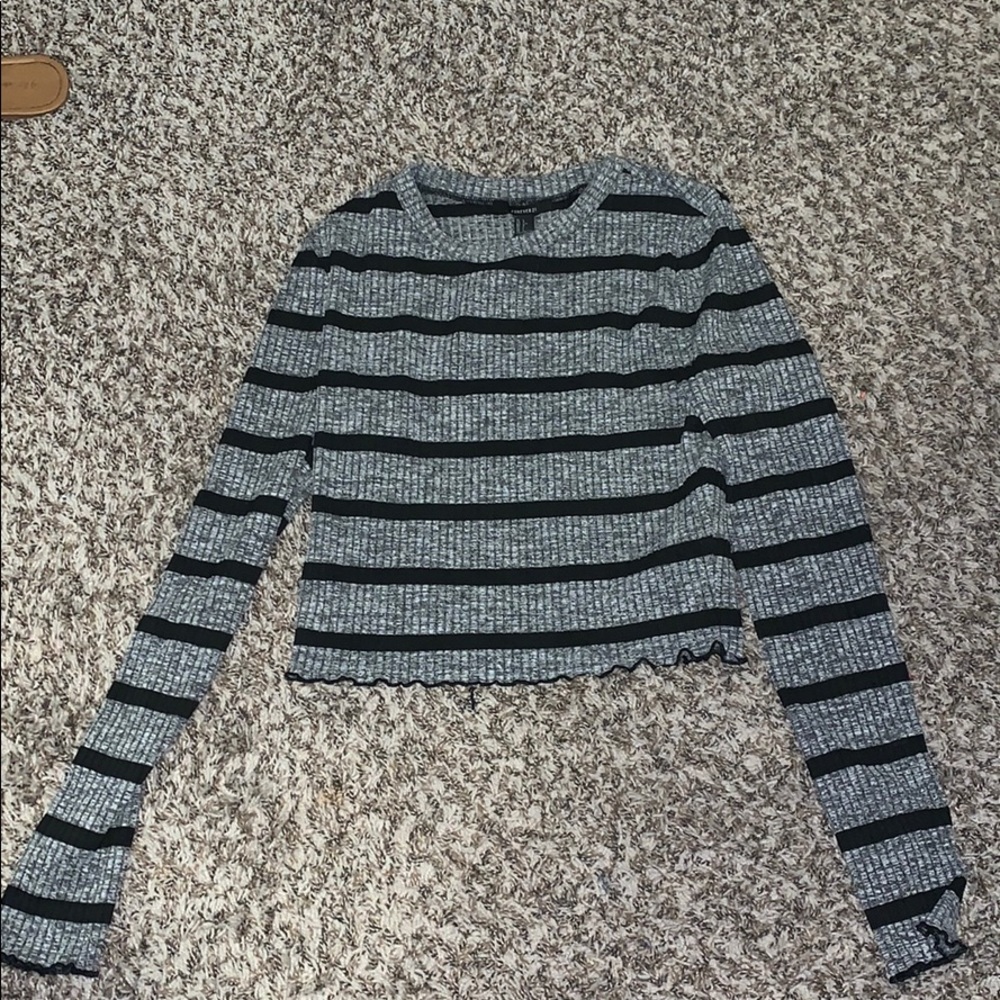 Cropped long sleeve t-shirt